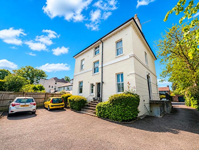 2 Bedroom Flat To Rent In Sydenham Road North, Cheltenham, GL52