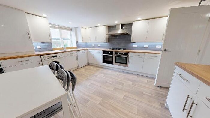 6 Bedroom Terraced House To Rent In Cardigan Lane, Hyde Park, Leeds, LS6