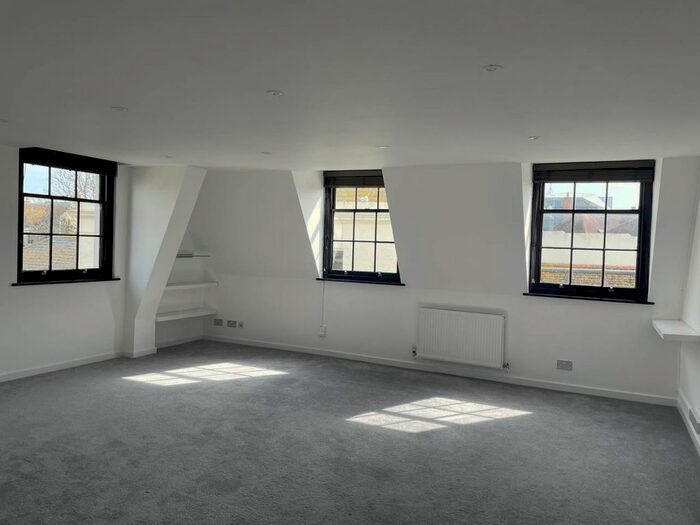 3 Bedroom Flat To Rent In Ship Street, Brighton, BN1