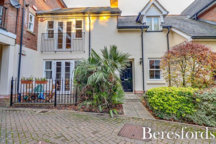 2 Bedroom Flat For Sale In Sawyers Grove, Brentwood, CM15