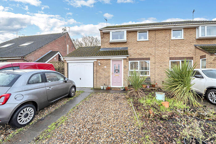 4 Bedroom Semi Detached House For Sale In Anderson Walk, Bury St Edmunds, IP32
