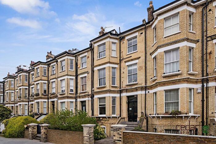 1 Bedroom Flat For Sale In Crossfield Road, Belsize Park, NW3