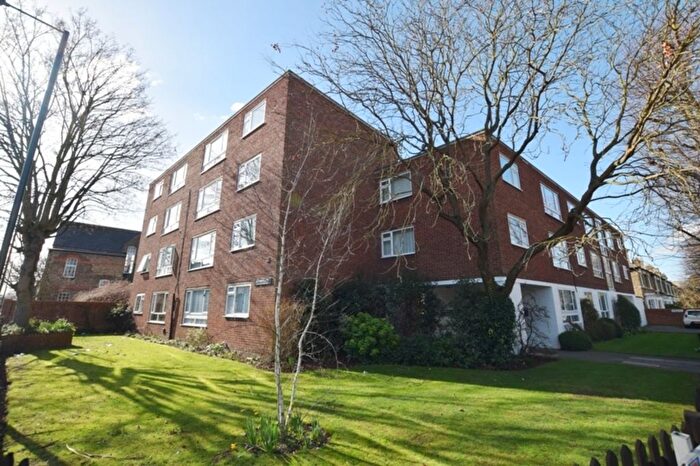 1 Bedroom Flat To Rent In Sandways, Sandycombe Road, Kew, Richmond, TW9