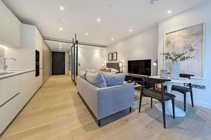 Studio To Rent In Water Street, London E14