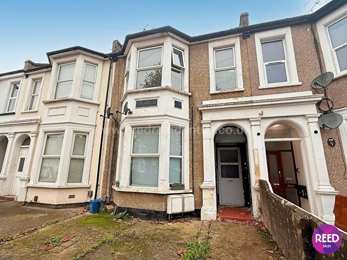 2 Bedroom Flat To Rent In Hastings Road, Southend On Sea, SS1