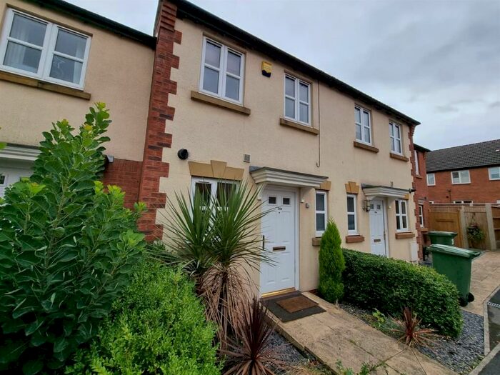 2 Bedroom Town House To Rent In Piper Close, Mansfield Woodhouse, Mansfield, NG19