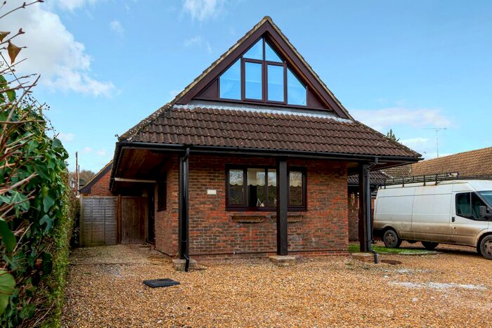 3 Bedroom Semi-Detached House To Rent In Springvale Road, Headbourne Worthy, Winchester, SO23