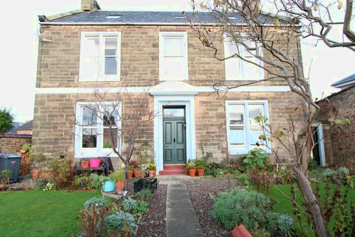 3 Bedroom Flat To Rent In West Forth Street, Cellardyke, KY10