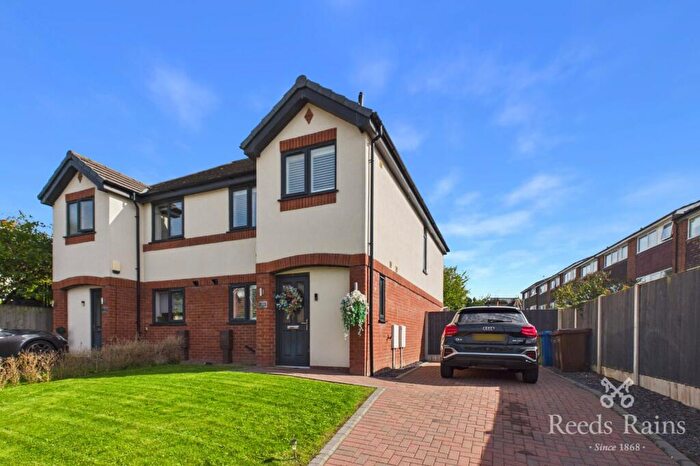 3 Bedroom Semi-Detached House For Sale In Knowsley Road, Offerton, Stockport, Cheshire, SK1