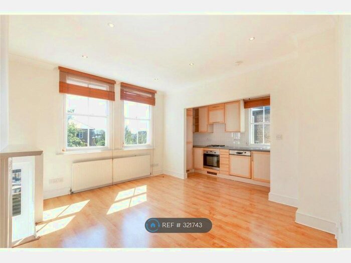 3 Bedroom Maisonette To Rent In Salterford Road, Furzedown, Tooting, SW17