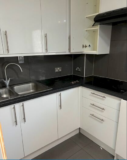 3 Bedroom Flat To Rent In Eric Street, London, E3