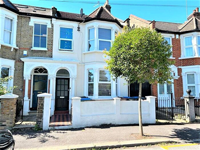 1 Bedroom Flat To Rent In Walthamstow, London, E17