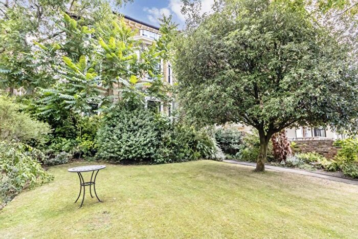 2 Bedroom Flat To Rent In Portsmouth Road, Surbiton, KT6