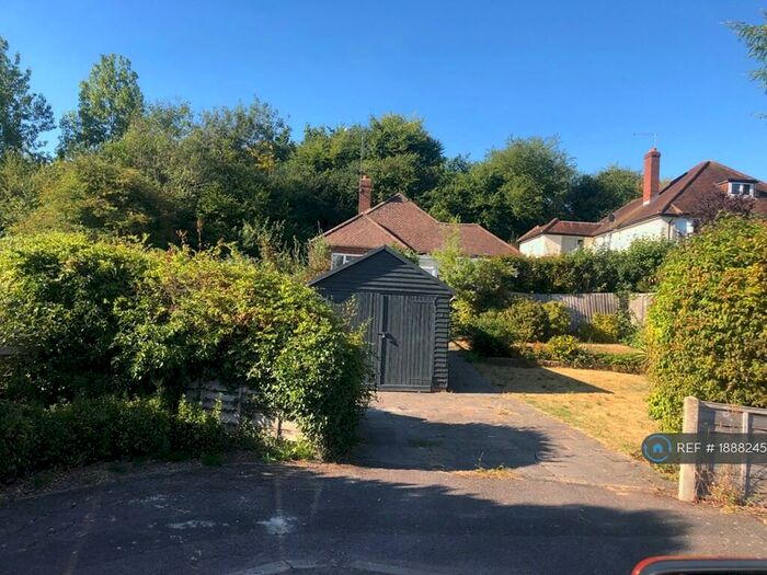 3 Bedroom Bungalow To Rent In Hazell Road, Farnham, GU9