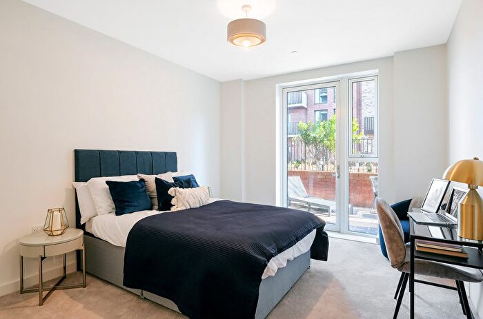 1 Bedroom Flat For Sale In Heybourne Park, Clayton Field, London, NW9