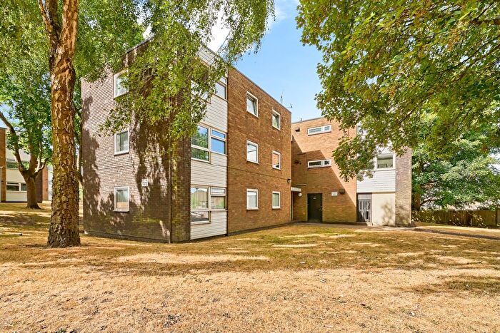 2 Bedroom Flat For Sale In Rosehill Gardens, Willenhall, WV13