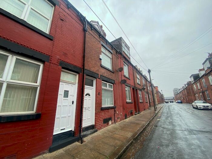 2 Bedroom Property To Rent In Dawlish Avenue, Leeds, LS9