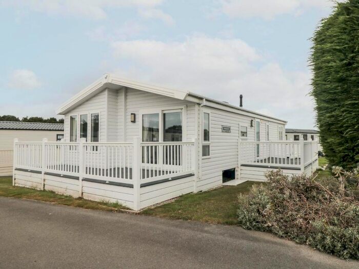 3 Bedroom Lodge For Sale In Finch, Parkdean Resorts, Scarborough, YO11