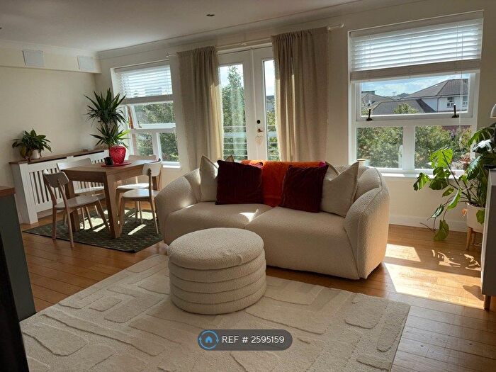 2 Bedroom Flat To Rent In Strathblane Gardens, Glasgow, G13