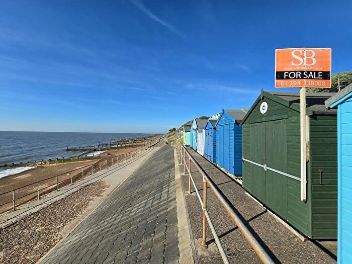 Chalet For Sale In Front Row Brackenbury Cliffs, Adjacent Cliff Road, IP11
