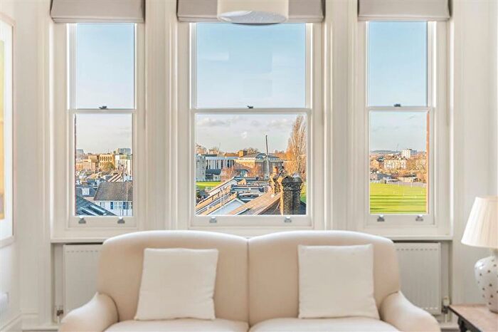 3 Bedroom Flat For Sale In Castelnau Mansions, Barnes, SW13