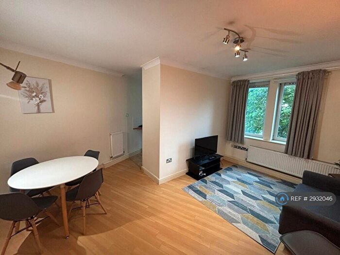 2 Bedroom Flat To Rent In Loxley Court, Nottingham, NG1