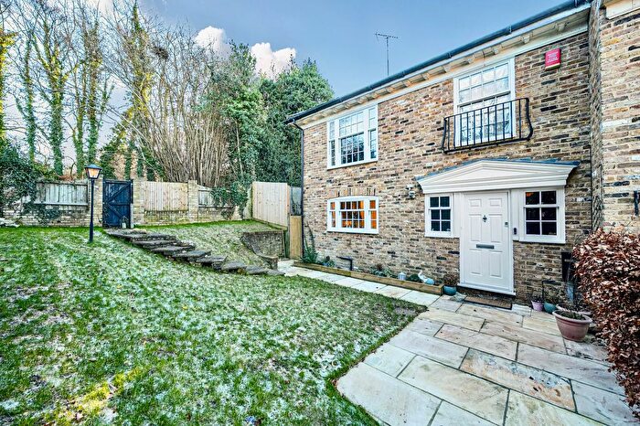 3 Bedroom Semi-Detached House For Sale In Greenwood Close, Seer Green, HP9