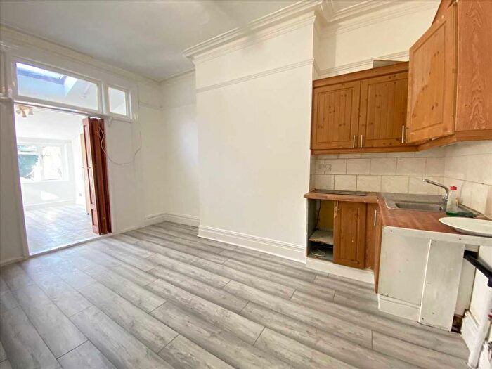 Studio To Rent In Craven Avenue, Ealing, W5