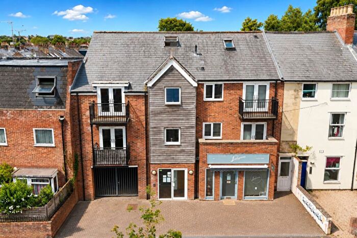 2 Bedroom Flat To Rent In Magdalen Road, OX4
