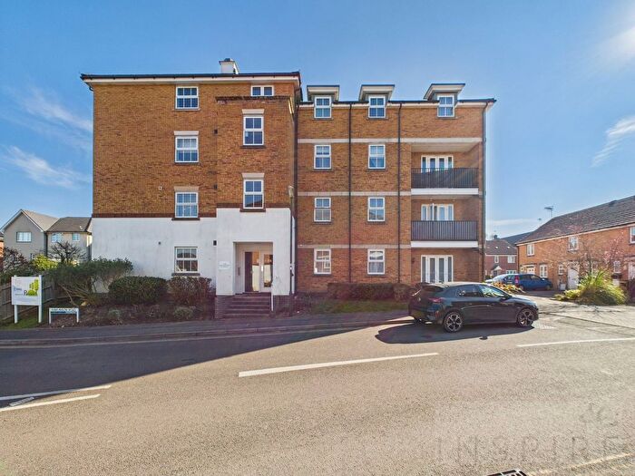 2 Bedroom Flat To Rent In Rawlinson Road, Crawley, RH10