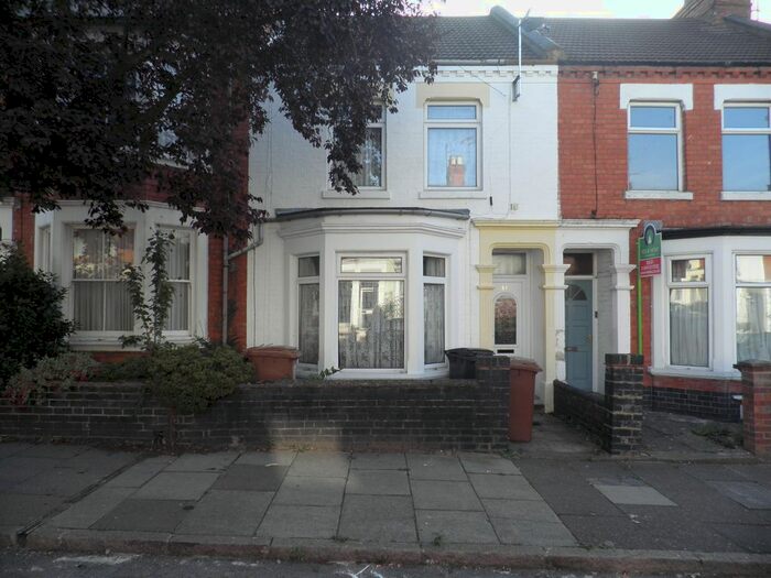 4 Bedroom Property To Rent In Bostock Avenue, Abington, Northampton, NN1