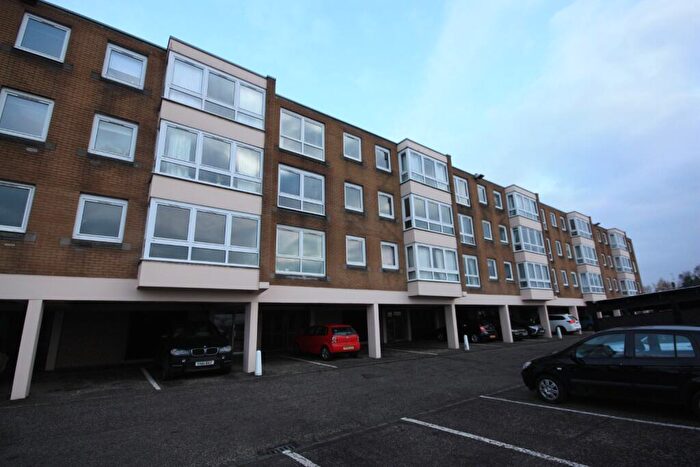 2 Bedroom Flat To Rent In A, Southbrae Drive, Glasgow, G13