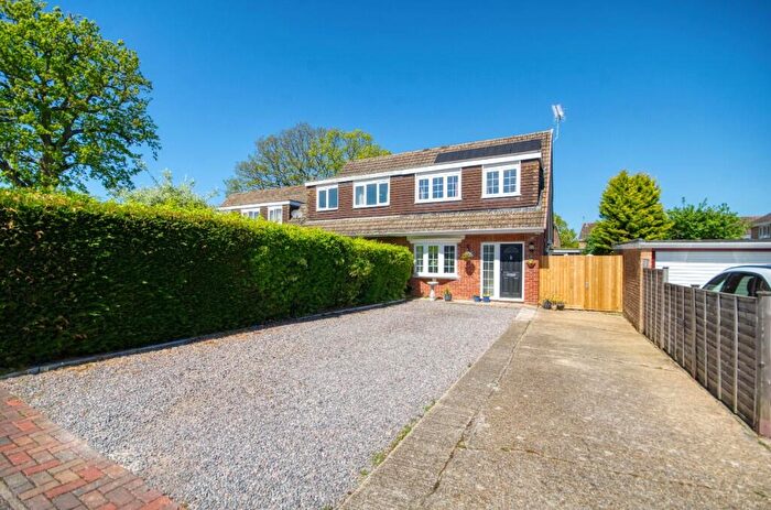 3 Bedroom Semi Detached House For Sale In Monarch Way, West End, Hampshire, SO30
