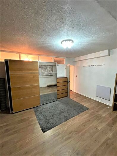 1 Bedroom Flat To Rent In Cambridge Tower, Brindley Drive, Birmingham, B1