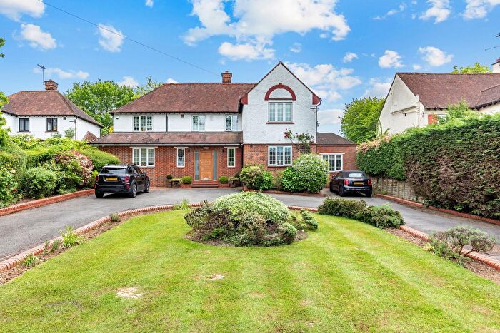 5 Bedroom Detached House For Sale In Coldharbour Lane, Bushey, WD23