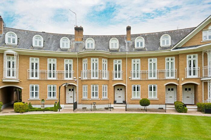 4 Bedroom Terraced House To Rent In Lakeside Grange, Weybridge, Surrey, KT13