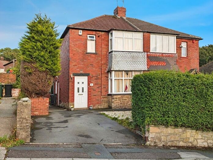 3 Bedroom Semi-detached House For Sale In Glenhurst Grove, Keighley, BD21