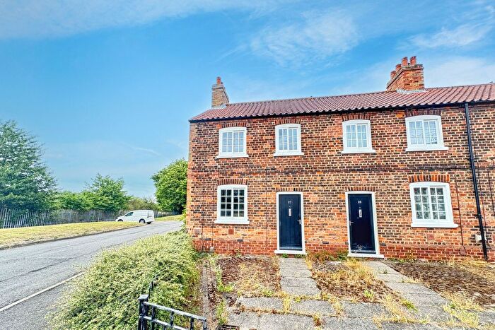 2 Bedroom End Of Terrace House For Sale In Winn Street, Scunthorpe, DN16
