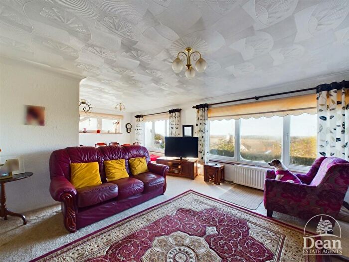 2 Bedroom Detached Bungalow For Sale In Woodside Street, Cinderford, GL14