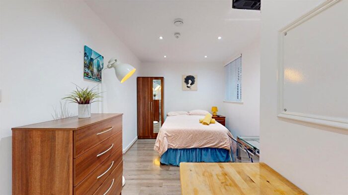 Studio To Rent In Blenheim Gardens, Willesden Green, NW2