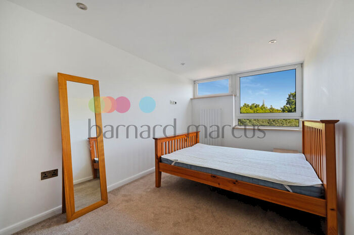 2 Bedroom Flat To Rent In Bibury Close, London, SE15