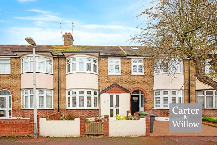 3 Bedroom Terraced House For Sale In Gay Gardens, Dagenham, RM10