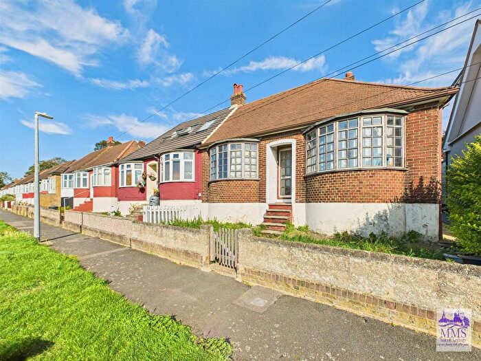 2 Bedroom Semi-Detached Bungalow For Sale In Delce Road, Rochester, ME1