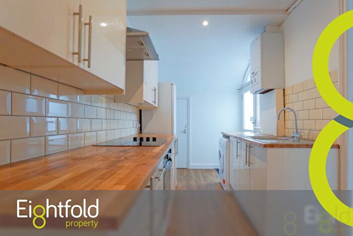 3 Bedroom Flat To Rent In Cromwell Road, Hove, BN3