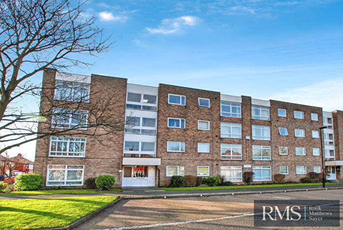 2 Bedroom Flat For Sale In Hunters Court, Newcastle Upon Tyne, NE3