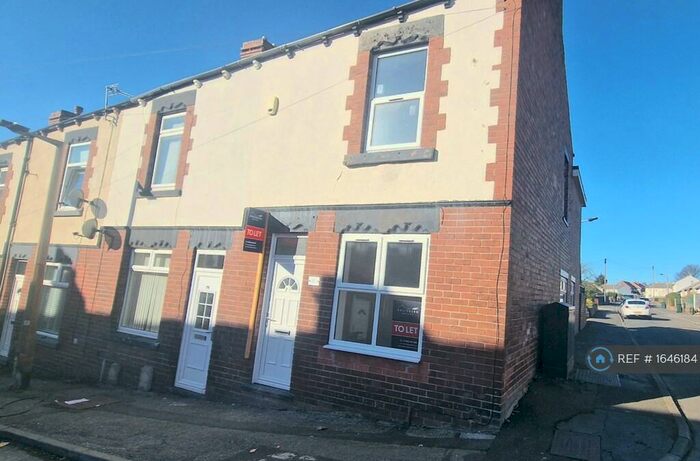 3 Bedroom Terraced House To Rent In New Street, Mapplewell, Barnsley, S75