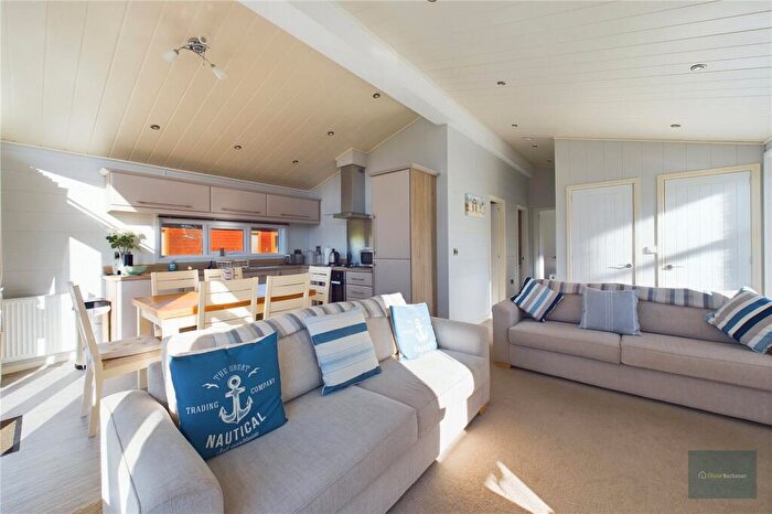 3 Bedroom Bungalow For Sale In The Thatches, Devon, PL21
