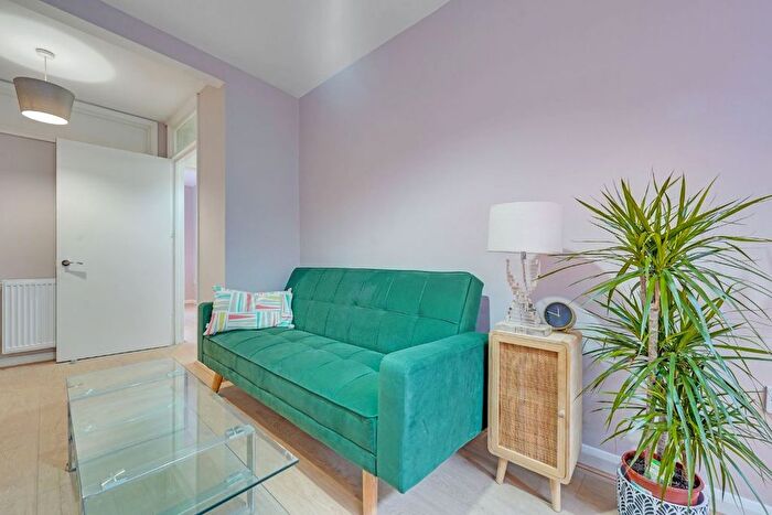 2 Bedroom Flat To Rent In Apprentice Way, Clarence Road, London, E5