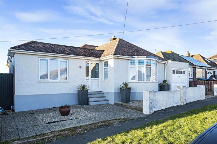 4 Bedroom Detached Bungalow For Sale In Steyning Avenue, Peacehaven, BN10