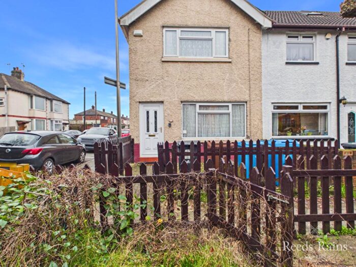 3 Bedroom End Of Terrace House For Sale In Sutton View, Lorraine Street, Hull, East Yorkshire, HU8